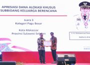 Realisasi dan Serapan Anggaran Tinggi BOKB, PJ Sekda Makassar Terima Penghargaan dari BKKBN