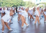 DWP Kota Makassar Gelar Senam Sehat di Lapangan Karebos