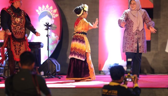 Di Pantai Losari Acara KIM Fest 2024 Dimeriahkan Tari Japim Asal Kalsel