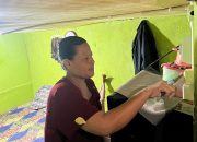 Rayakan HUT RI Ke-79, Donasi Pegawai PLN Nyalakan 7.357 Listrik Gratis bagi Keluarga Kurang Mampu