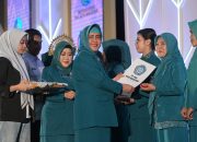 TP PKK Kota Makassar Gelar Peringatan HKG ke-52, Bertabur Bantuan dan Penghargaan