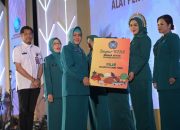 Momentum HKG TP PKK Makassar ke-52, Indira Yusuf Ismail Beri Bantuan Alat Penunjang untuk Perkuat Program