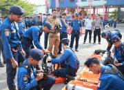 Pjs Wali Kota Makassar Arwin Azis Jadi Pembina Apel Pagi di Dinas Damkar: Tegaskan Pentingnya Kesiapsiagaan
