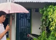Ketua RT Zulkifli Kelurahan Lajangiru Turun Pantau Wilayah dengan Cuaca Hujan Deras : Pastikan Kenyamanan Warga