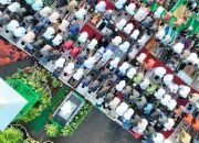 Bersama Ribuan Masyarakat, Wali Kota Makassar Tunaikan Salat Idulfitri di Lapangan Karebosi